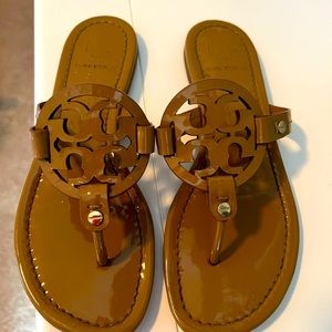 Tan Tory Burch sandals! Great condition! Women's size 7